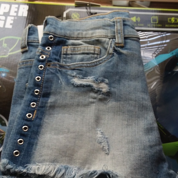 Only 2 left! 🔥distressed shorts 🔥FIRM - Picture 6 of 6
